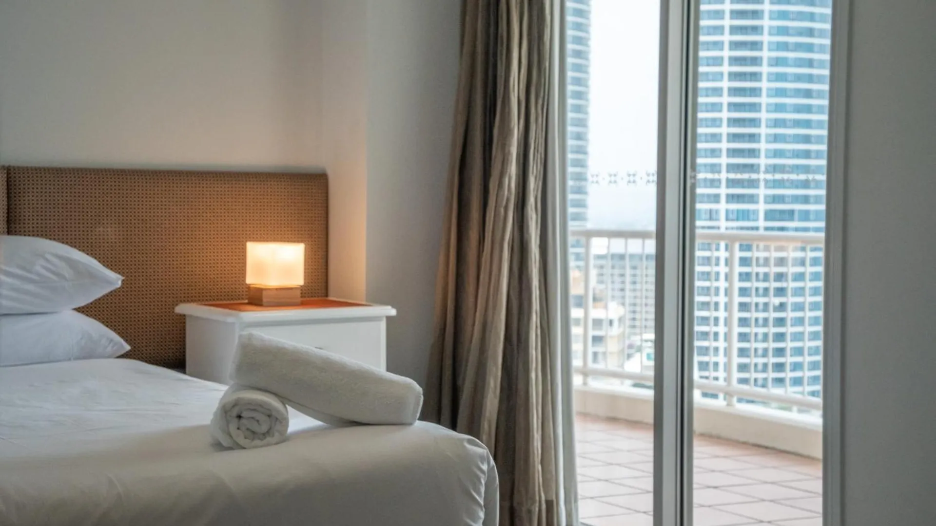 Moroccan Resort Surfers Paradise Gold Coast Apartment